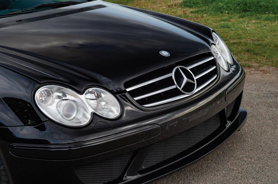 Детали экстерьера Mercedes-Benz CLK55 AMG DTM Street Version 2005 года  (фото 2 из 25)